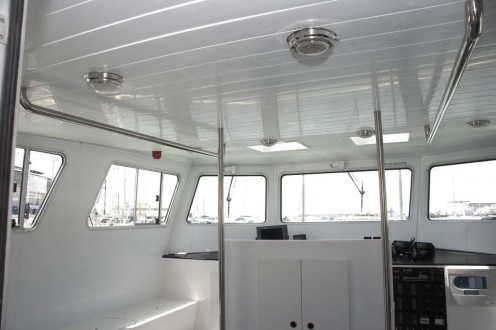 Catamarán para servicios de carga photo 4