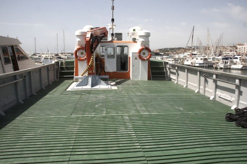 Catamarán para servicios de carga photo 6
