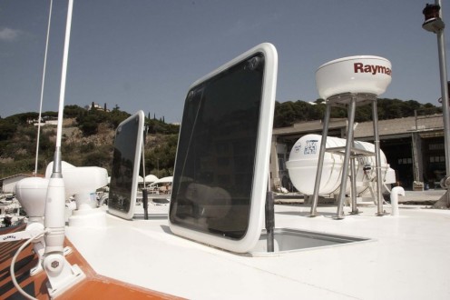 Catamarán para servicios de carga photo 9