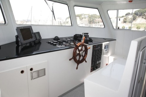 Catamarán para servicios de carga photo 12