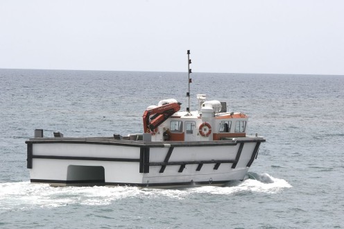 Catamarán para servicios de carga photo 14