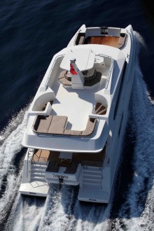 ARESA 2400 - 2100 Yacht Cat photo 3