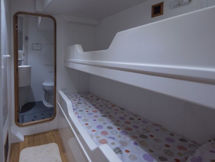 ARESA 2400 - 2100 Yacht Cat photo 23